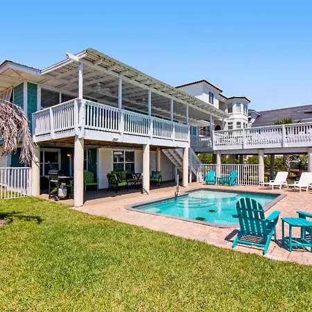 New Kids On The Dock Villa